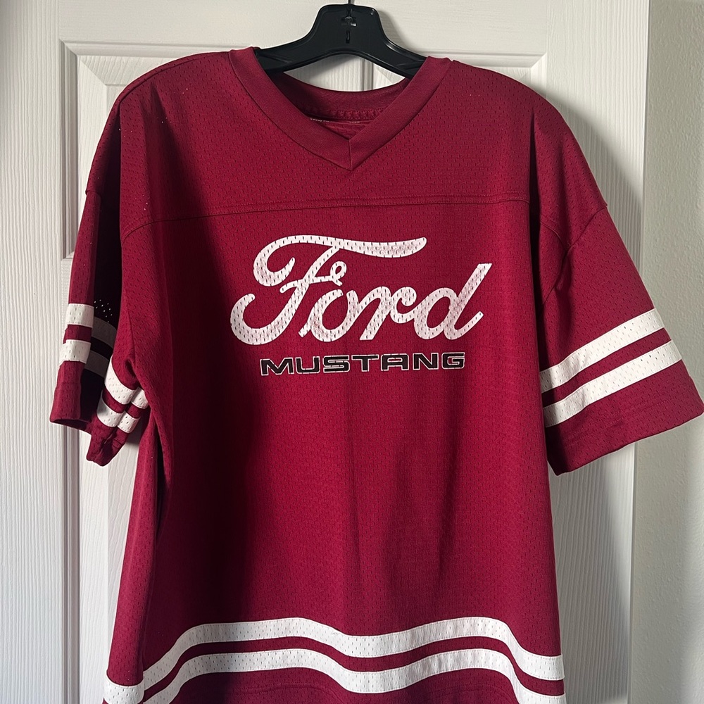 Hollister Burgundy and White Men's Jersey